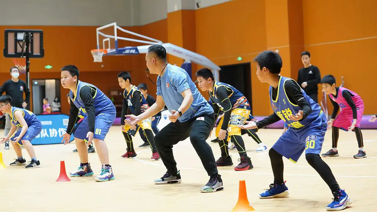 学生篮球队如何有效使用战术板_0